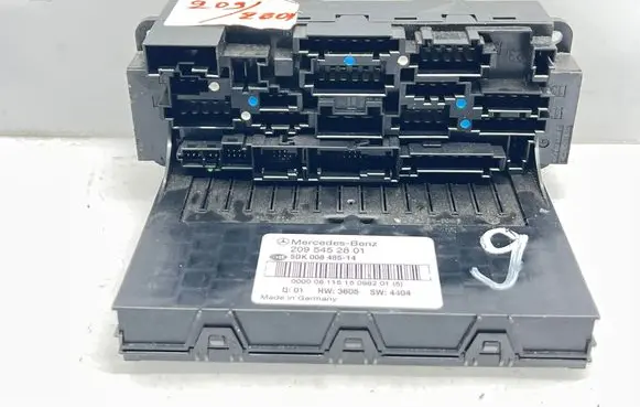 Mercedes-Benz CLK A209 C209 Fuse module 2095452801 5DK00848514