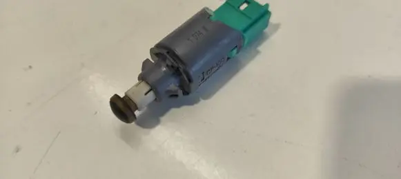 Clutch pedal sensor