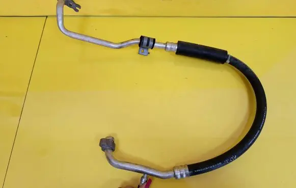 Subaru Impreza IV Air conditioning (A/C) pipe/hose