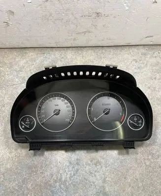 BMW 5 F10 F11 Speedometer (instrument cluster) 9249348 25811511 21199596
