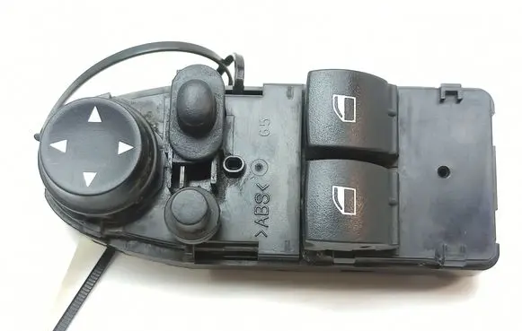BMW 5 E60 E61 Electric window control switch 9217359