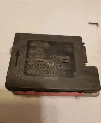Mercedes-Benz E W124 Airbag control unit/module 0285001050