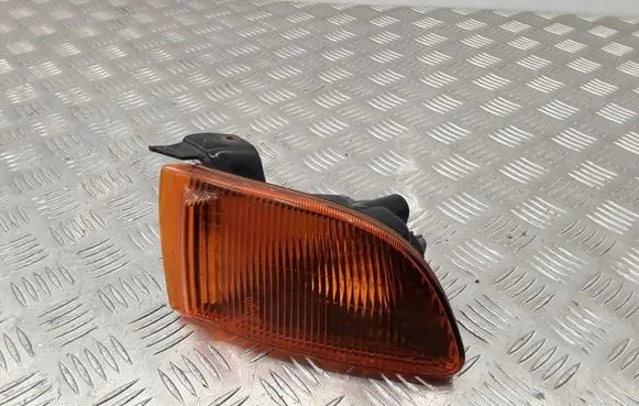 Mitsubishi Galant Front indicator light 0454365 P0555