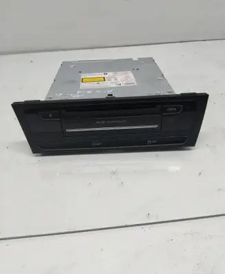 Audi A4 S4 B8 8K Radio/CD/DVD/GPS head unit 8R1035670C