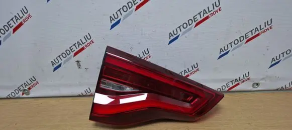 Tailgate rear/tail lights
