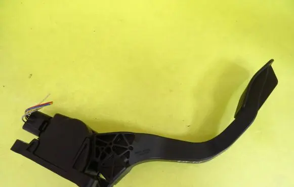 Peugeot 206 Accelerator throttle pedal 0280755074 9659449880