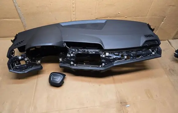 Audi Q3 F3 Airbag set with panel 