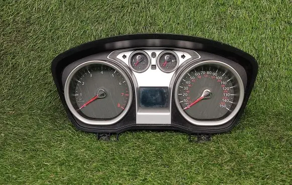 Ford Focus C-MAX Speedometer (instrument cluster) 8V4T10849FK
