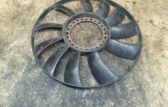Volkswagen PASSAT B5.5 Fan impeller 058121301B