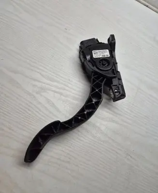 Volvo V70 Accelerator throttle pedal 6G929F836BD C95YE01