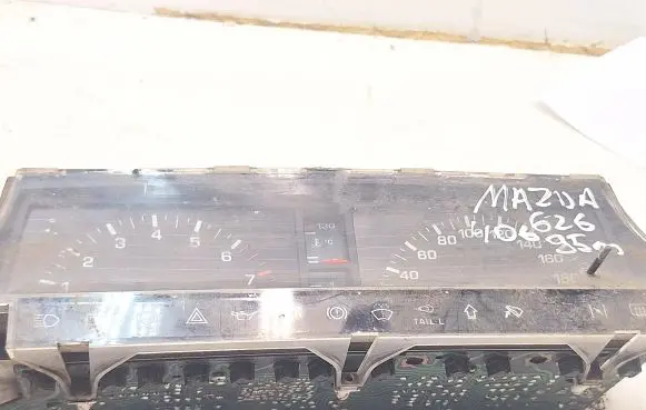 Mazda 626 Speedometer (instrument cluster) GB93G
