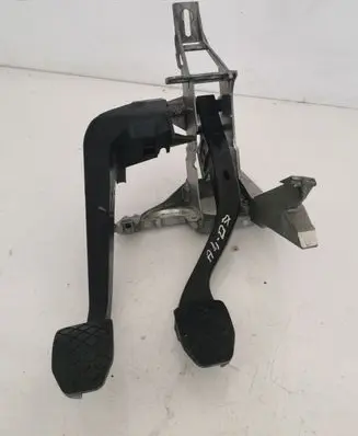 Audi A4 S4 B7 8E 8H Pedal assembly 8E1721117