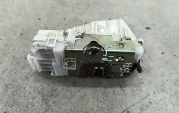 Mercedes-Benz B W245 Rear door lock 1697302235
