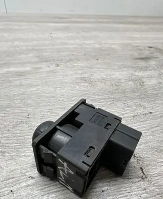 Nissan Almera N16 Wing mirror switch