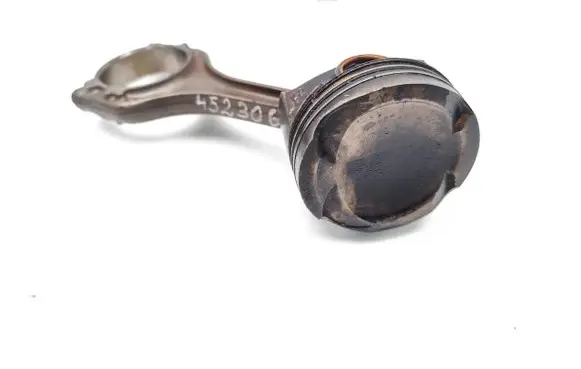 Volkswagen PASSAT B8 Piston with connecting rod DPCA