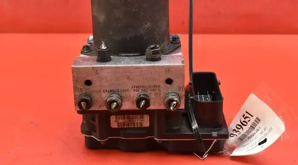 BMW 5 E60 E61 ABS Pump 6758743-01