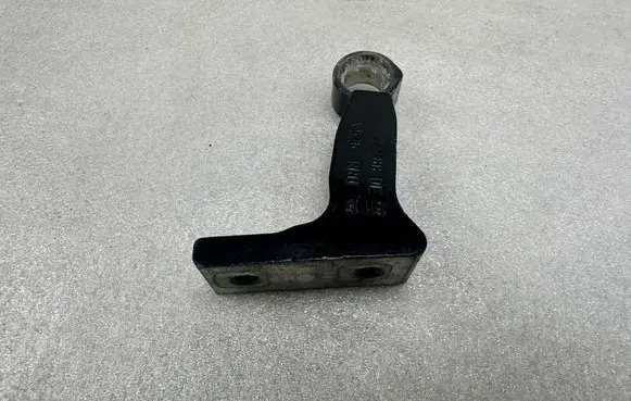 Volvo XC90 Rear door upper hinge 31424588