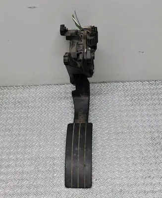 Renault Captur Accelerator throttle pedal 180029347R 6PV00997807 31052013