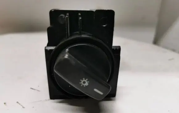 Mercedes-Benz A W169 Light switch 1695452204 32220202 0194870