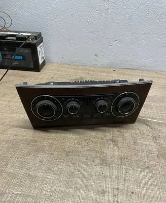 Mercedes-Benz C W203 Climate control unit A2038303085 9140010525