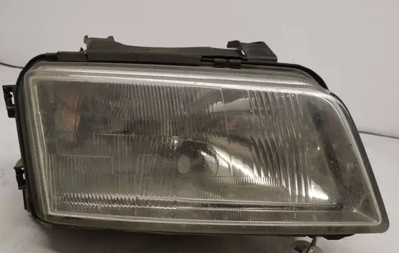 Audi A4 S4 B5 8D Headlight/headlamp 8D0941004E 0301094202