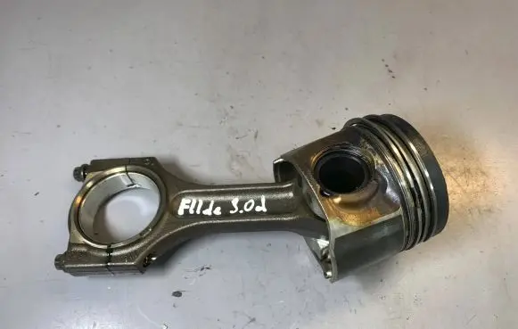 BMW 5 F10 F11 Piston with connecting rod 11248508023 11257812585 11257812596