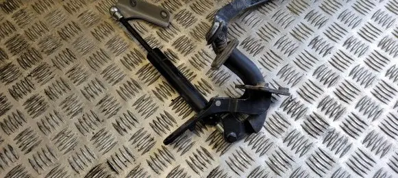 Volvo V70 Tailgate/trunk/boot hinge 9483034