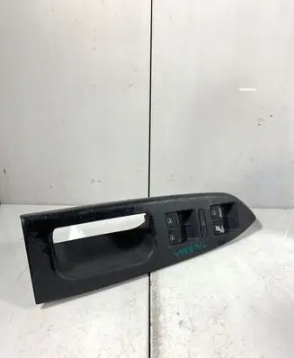Volkswagen Touran I Electric window control switch 1T2867372C