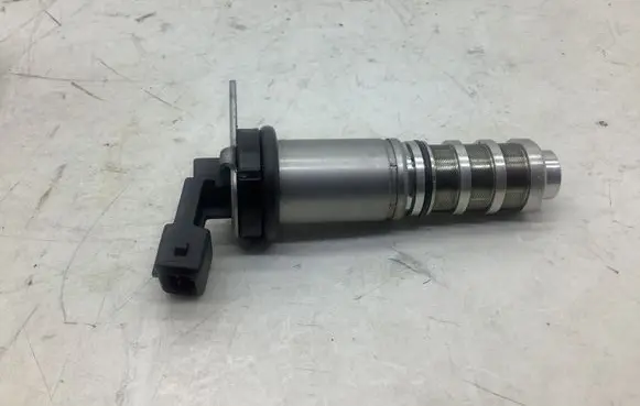 BMW 5 GT F07 Camshaft vanos timing valve 8605123 13151880