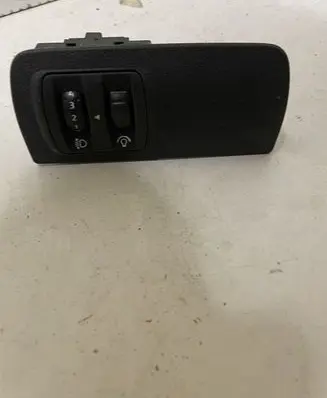Renault Megane II Headlight level height control switch 8450010R