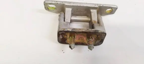 Tailgate/trunk/boot hinge