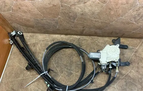 BMW 5 G30 G31 G38 Curtain motor 7385491