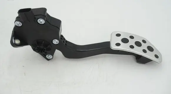 Accelerator throttle pedal