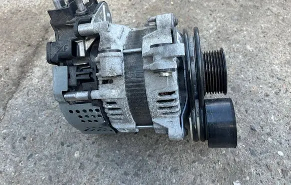 Volvo S90, V90 Generator/alternator 32301041