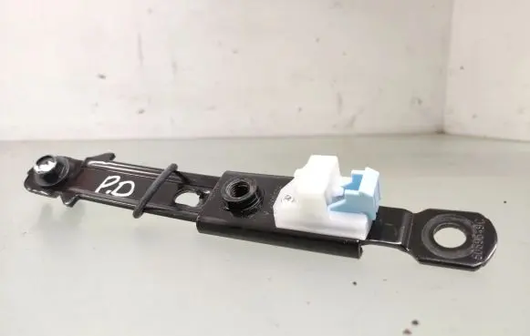 Hyundai Tucson TL Seat belt adjustment rail 88890D7000 6089651A