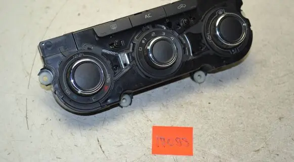 Skoda Octavia Mk2 (1Z) Climate control unit 3T0820047H 5HB00975220