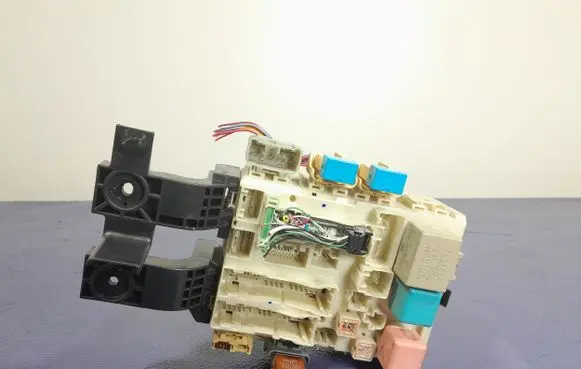 Toyota Urban Cruiser (XP110) Fuse box set 82730-52F20