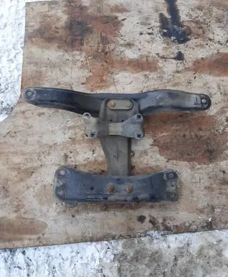 Subaru Outback Gearbox mounting bracket