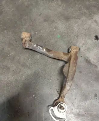 Front lower control arm/wishbone