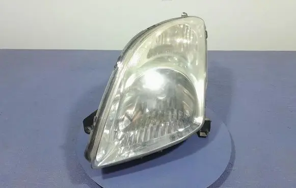 Suzuki Swift I Headlight/headlamp 3530062J11