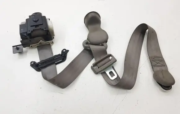 Chrysler Voyager Third row seat belt E327020002 1S2465425