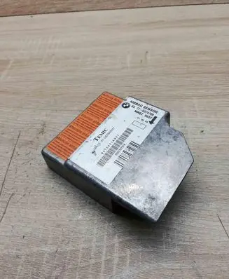 BMW 5 E39 Airbag control unit/module 8374799