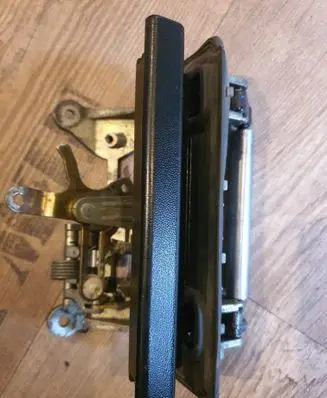 Audi 80 90 S2 B4 Tailgate/trunk/boot exterior handle 8A9827565