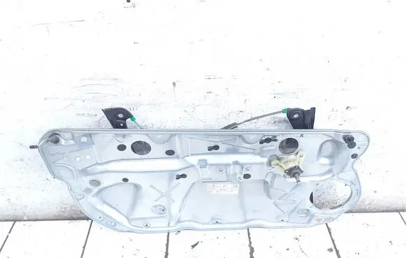 Volkswagen Polo Front door manual window regulator 6Q3837401G 6Q3837755A