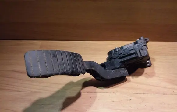 Renault Laguna II Accelerator throttle pedal 8200003392