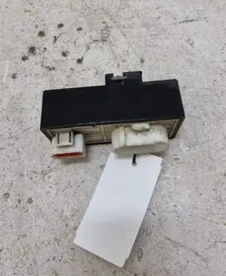 Volkswagen Golf IV Coolant fan relay 1J0919506H