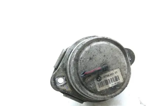 Engine mount bracket