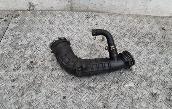 Toyota Yaris Turbo air intake inlet pipe/hose 17880ON010