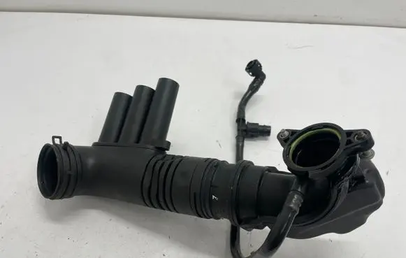 Volkswagen Jetta VI Intercooler hose/pipe 04E129656G