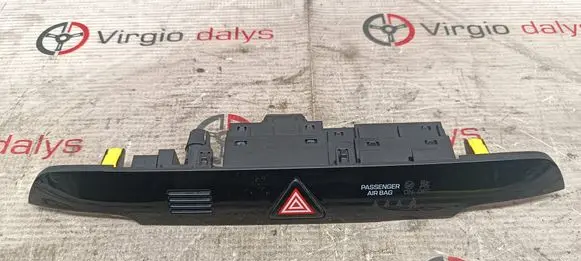 Hyundai Tucson TL Hazard light switch 93700D7800 3D136N1000